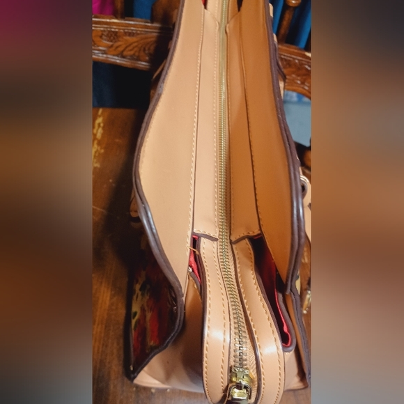 Adrienne Vittadini purse - Picture 7 of 7